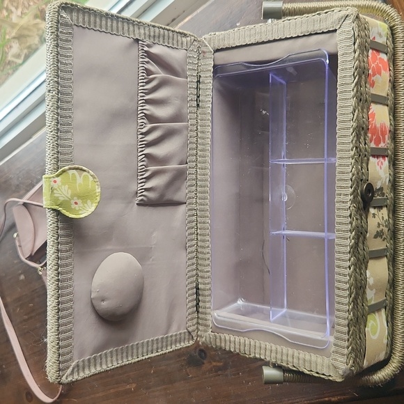 Sewing basket - Picture 4 of 5